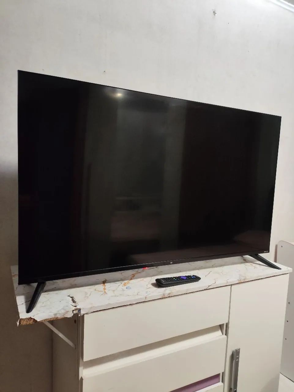 TV smart Roku 50 polegadas 4K com borda infinita zerada novinha  - Foto 4
