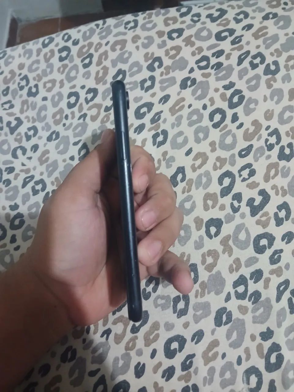 Vendo iPhone XR impecável 