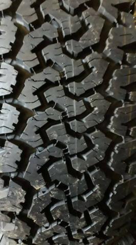 Pneu Aro BFGoodrich 265/70R16 - All Terrain T/A KO2 121/118S Caminhonete e SUV - Foto 3