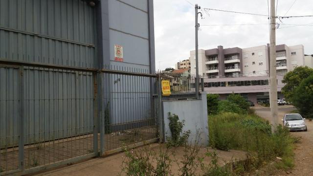 Pavilhão de 720:00 m² no Bairro Cruzeiro- Permuta-se por Terreno - Foto 2