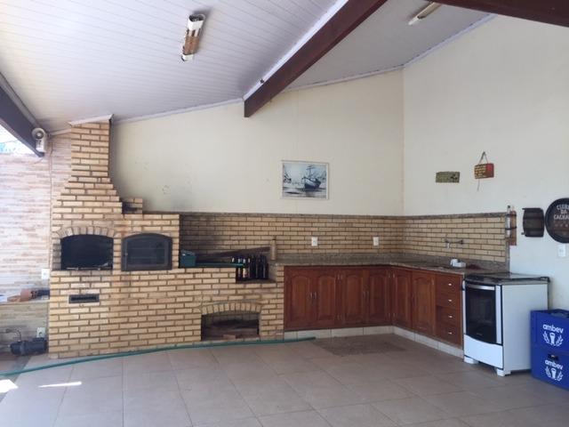 Casa em Grussai Para contrato anual 3,500 reais com água inclusa!