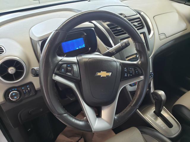 Chevrolet Tracker 1.8 Automatico com teto solar vendo troco e financio R$ - Foto 9