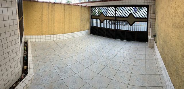 Sobrado na Guilhermina, 3 dormitórios, 2 vagas e sacada - Foto 2