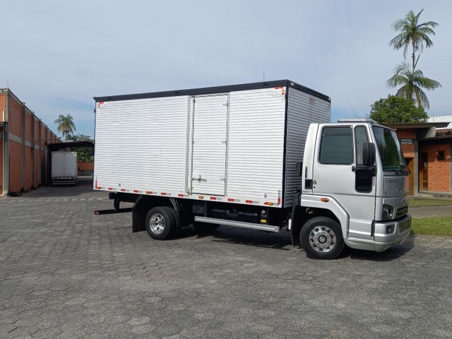CARGO 816 COM AR CONDICIONADO