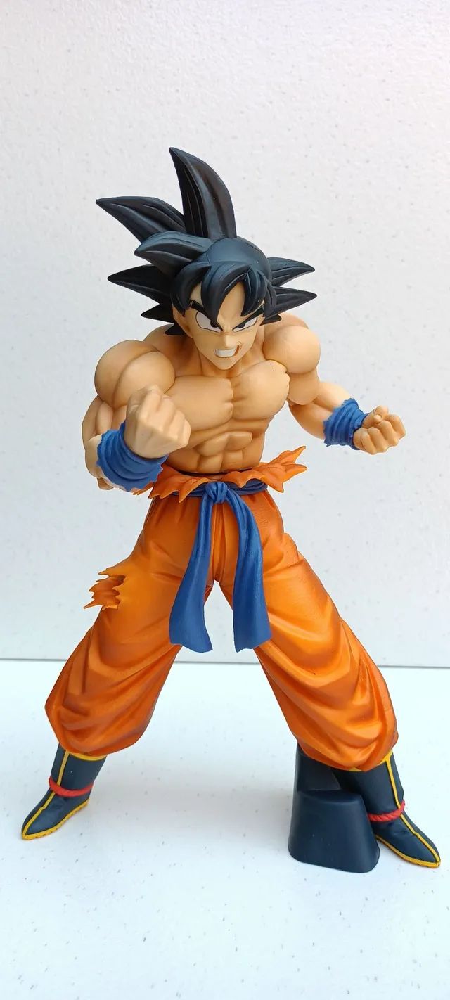 Boneco Action Figure Goku Super Sayajin 26cm Dragonball