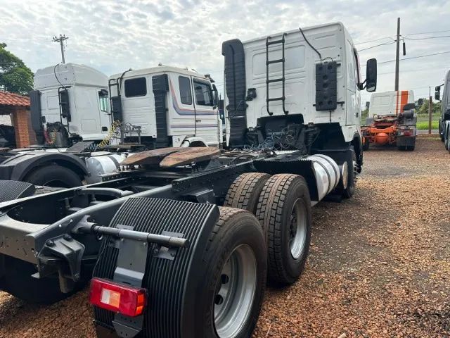 Volvo  FH  420  6x2   ano  2005 - Aceito  Troca  - Foto 3