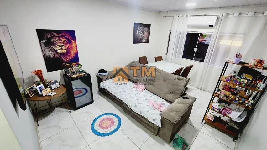 Casa bem Localizada, no Inicio do Bairro - Aceito Lote em Condominio