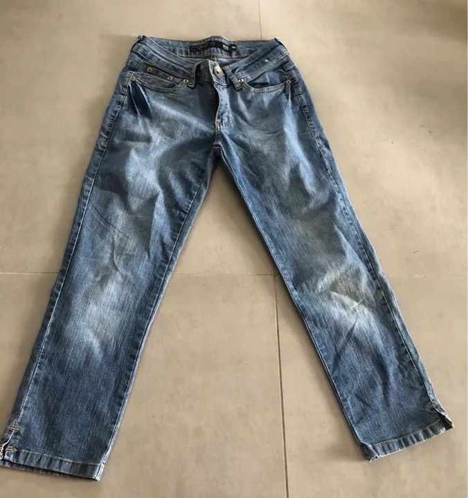 Calças jeans cada 20 reais 