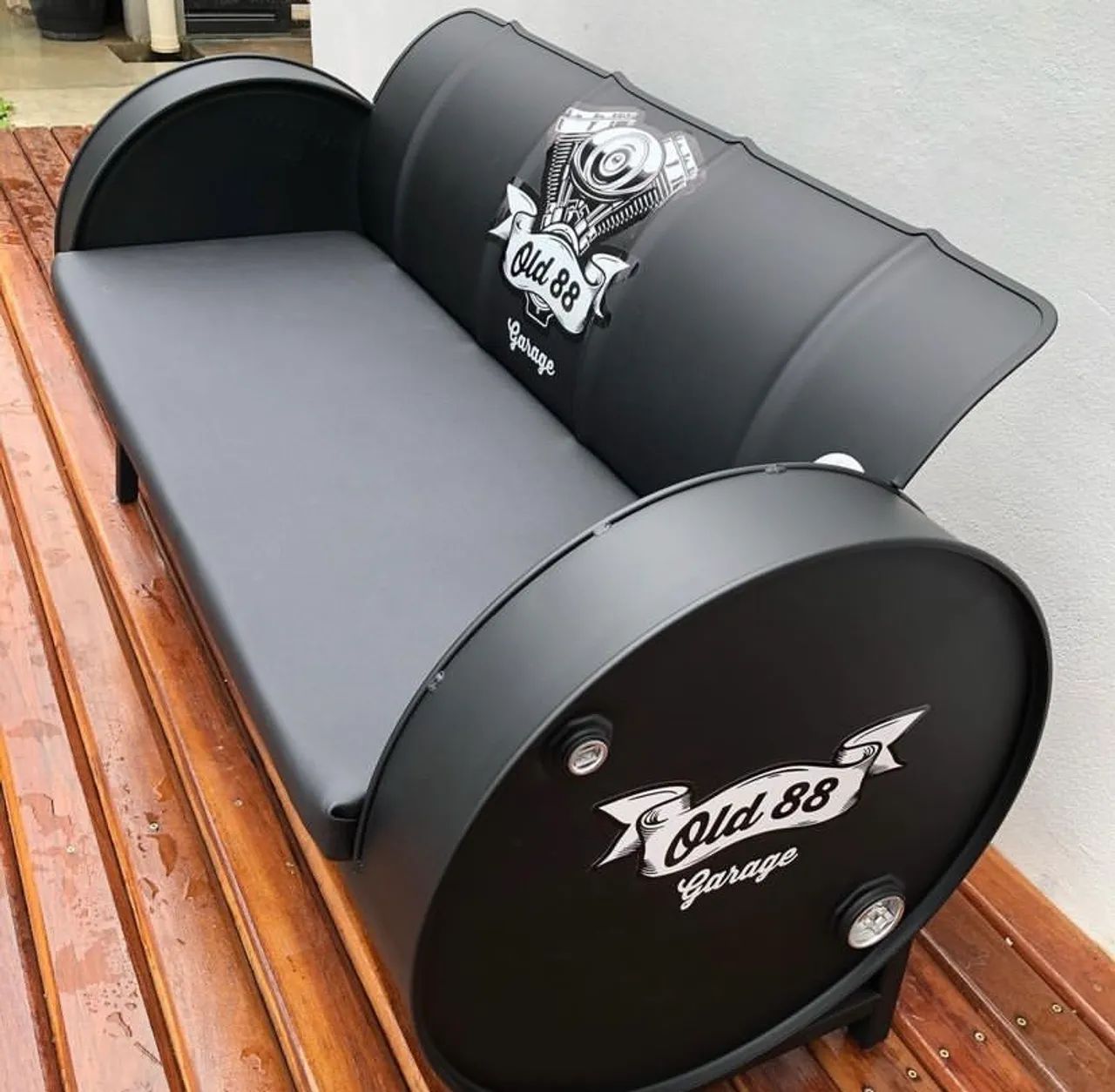 Sofá de 4 lugares / tambor/ tonel/ barril