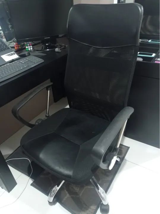 Cadeira Giratória com Rodas