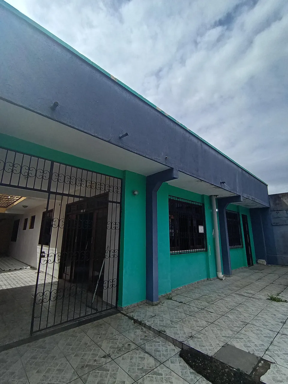 Venha negociar comigo! Imóvel 2 pavimentos, acesso fácil a Rua Maceió,300m2 5qts