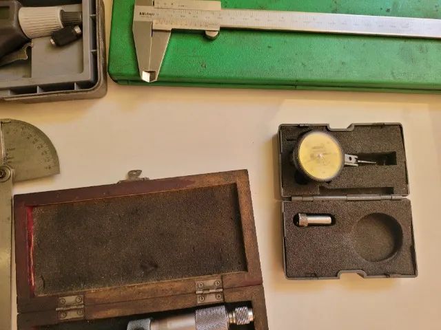 Lote de instrumentos de medição  paquimetro/micrometro - 9 peças  - Foto 2
