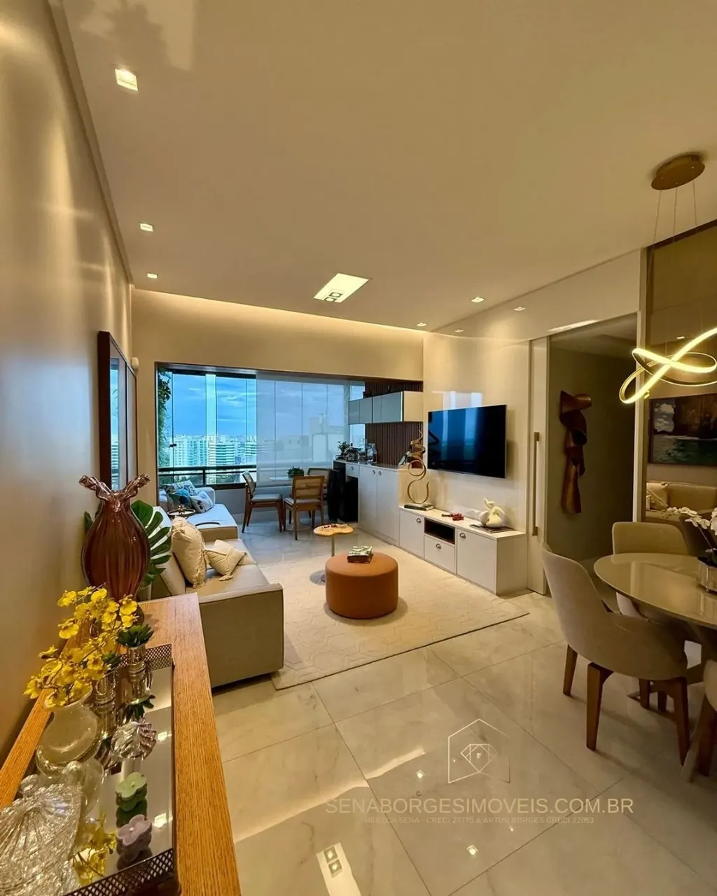 Apartamento 2/4 em 78m², 2 vagas de garagem, porteira fechada em Alphaville 1