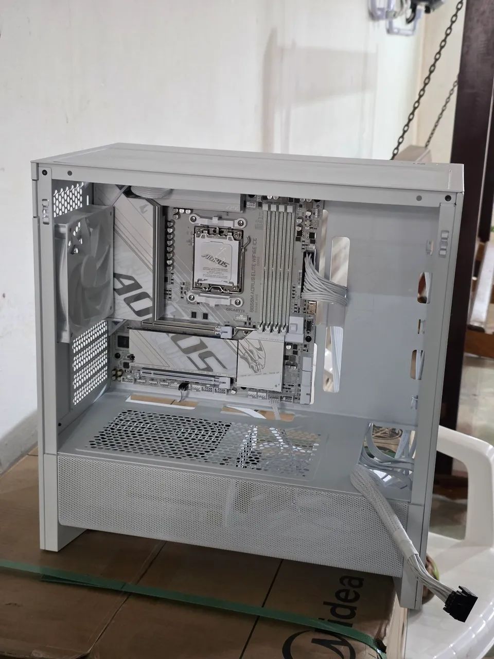 B850m gaming Ice wi-fi6 + gabinete nzxt h3