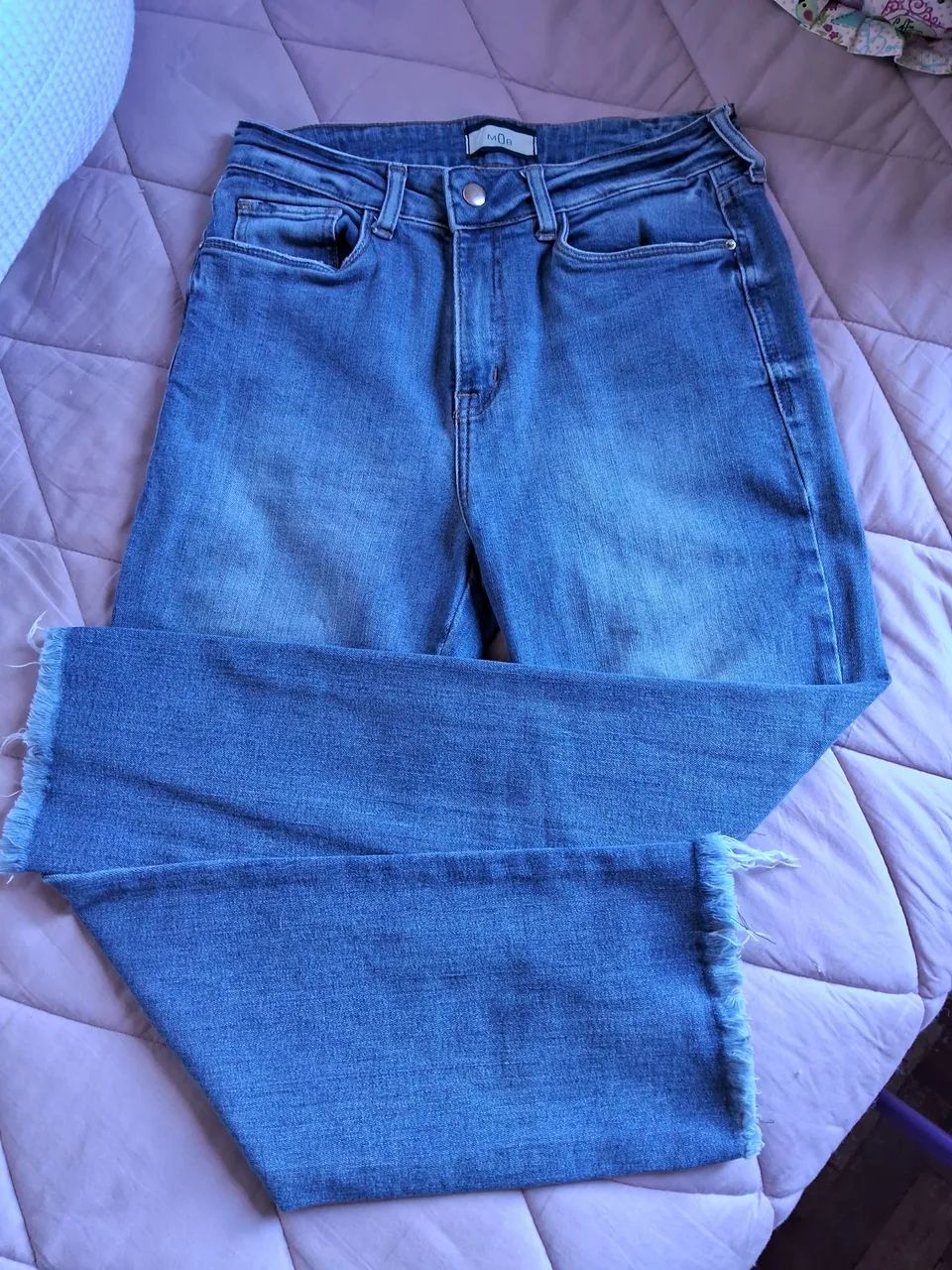 Calça Jeans Azul com Barra Desfiada - MOB