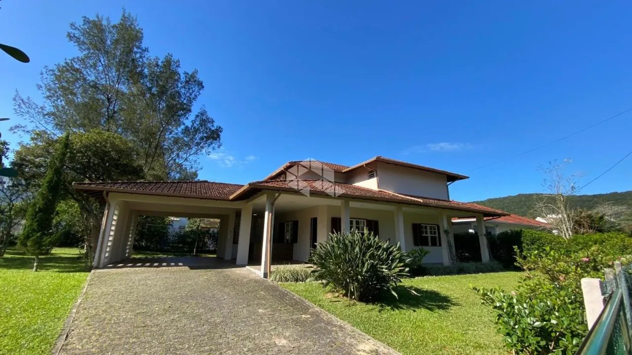 casa 4 quartos à venda na Praia da Lagoinha em Florianópolis é o cenário perfeito para sua