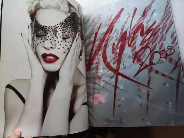 Kylie Minogue - X2008 tour book - Livros e revistas - Moinhos de