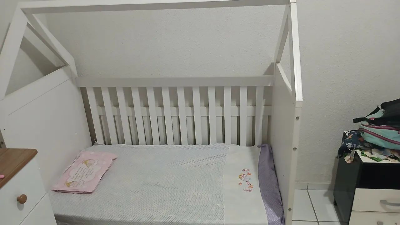 Berço de madeira branco em ótimo estado - Foto 2