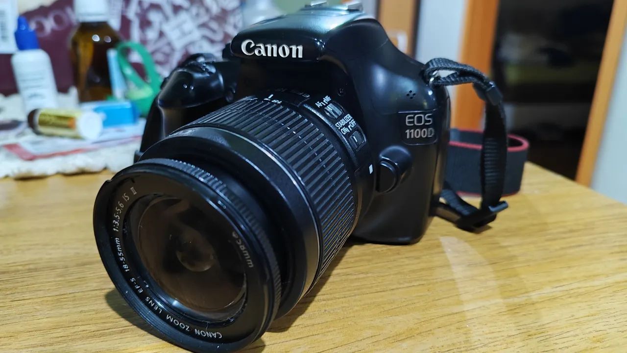 Câmera Canon EOS 1100D com Lente 18-55mm