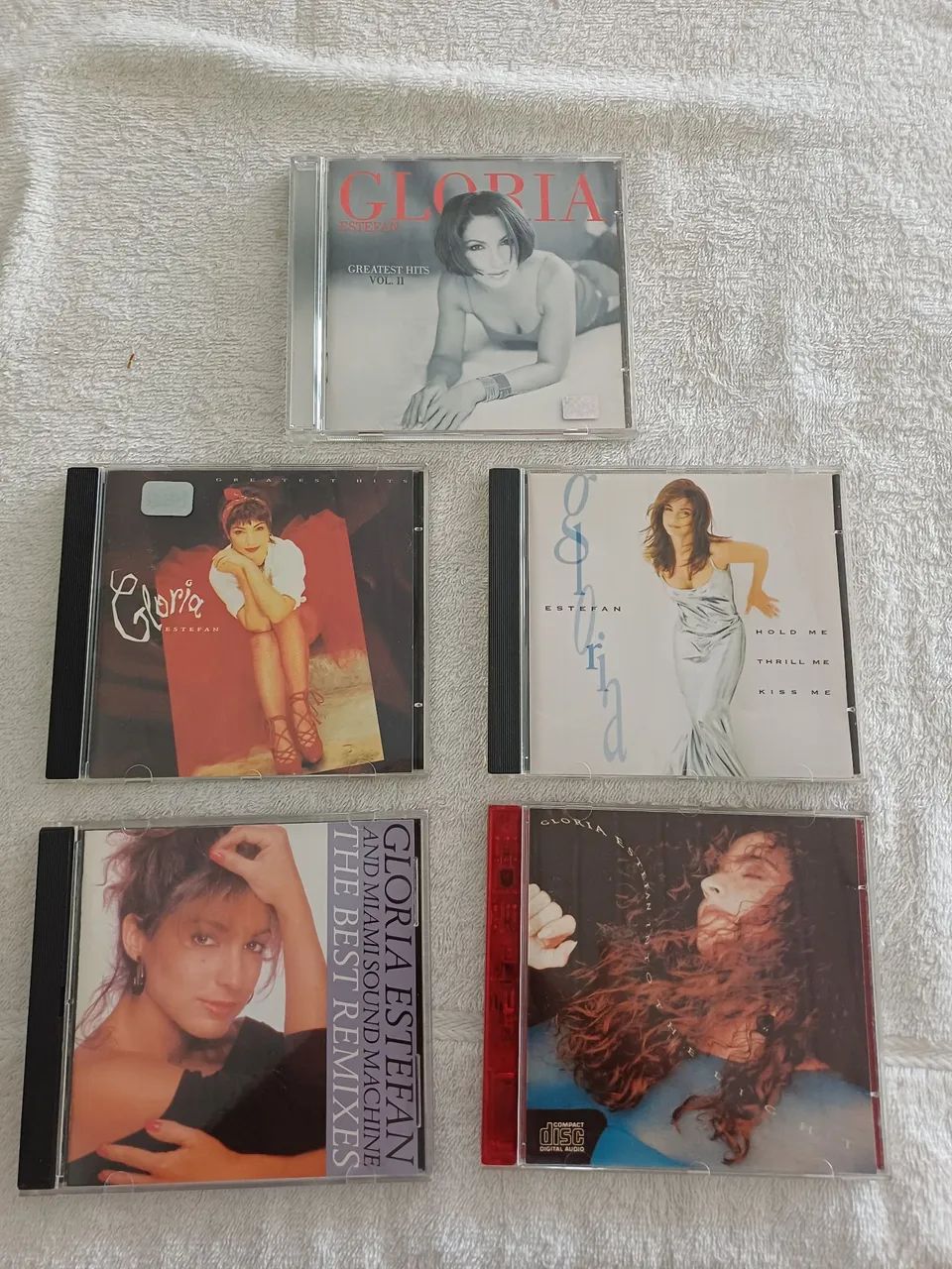 05 CDs da cantora Gloria Estefan