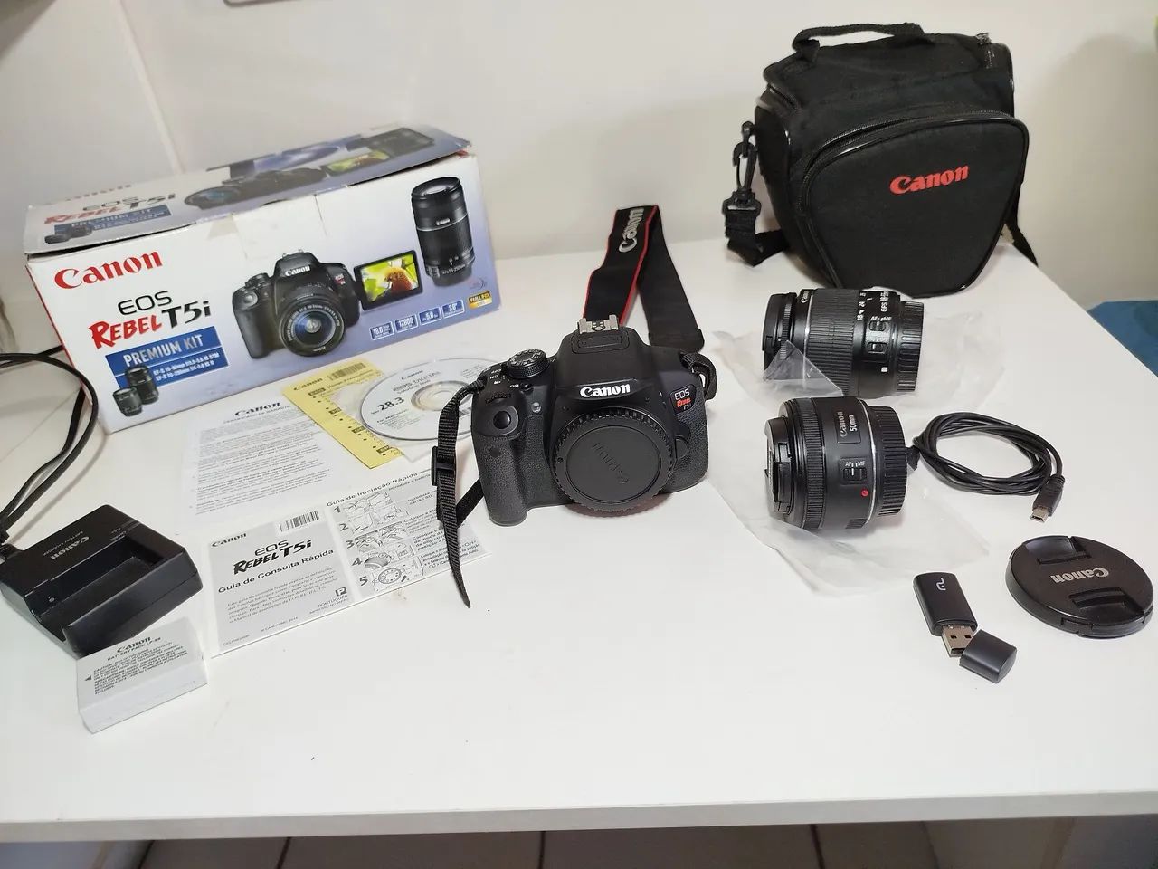 Câmera Canon EOS Rebel T5i Premium Kit - Usada