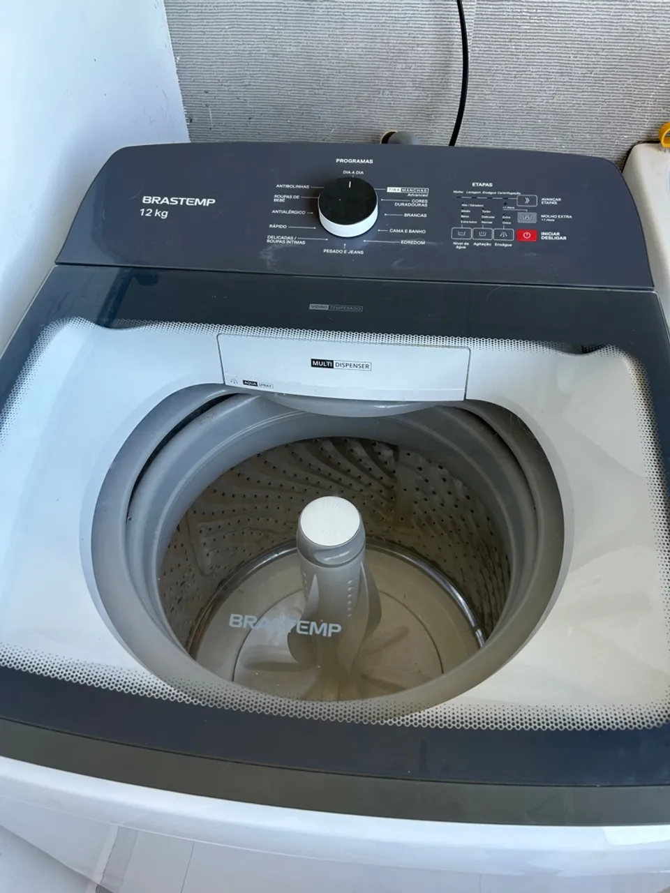 Brastemp 12kg, cesto em inox.