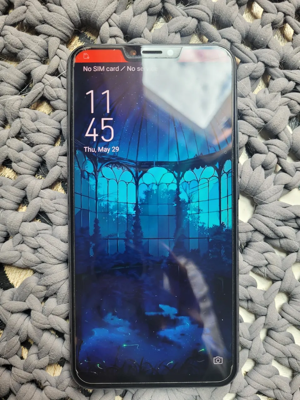 Celular semi novo