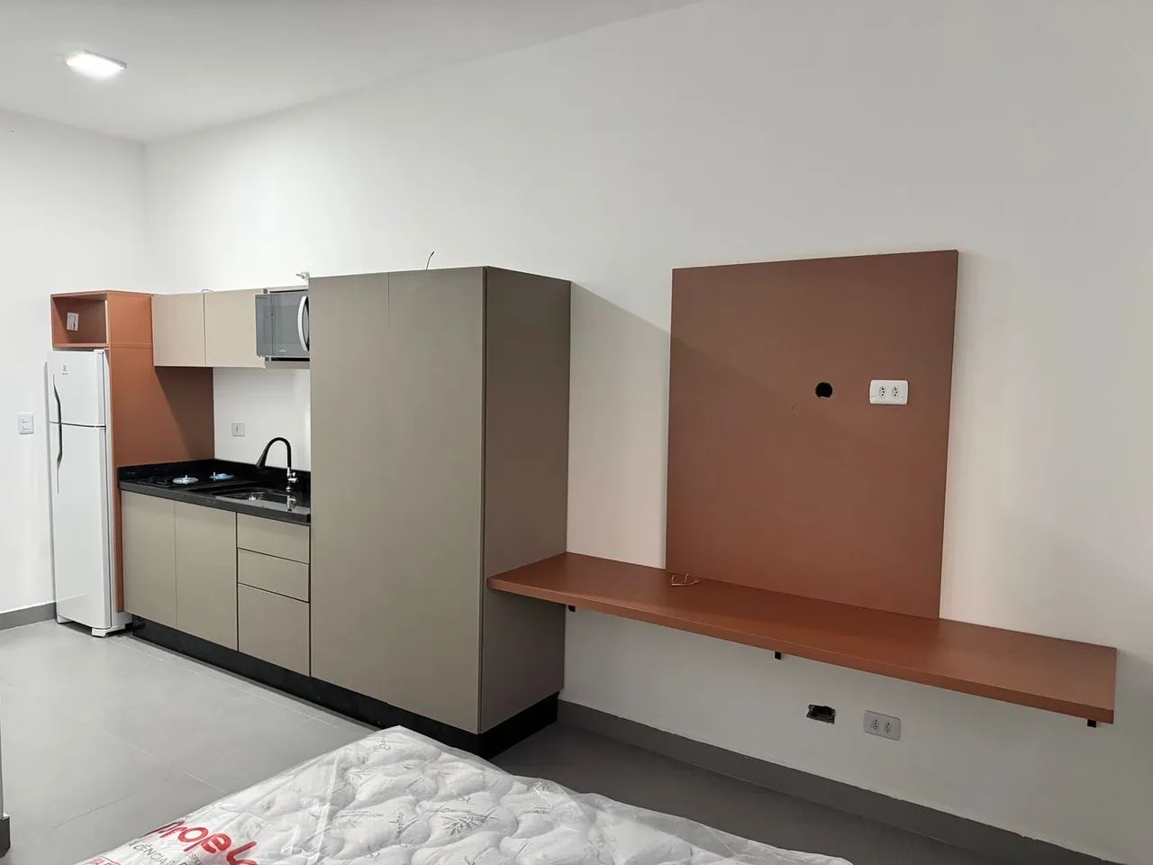 Kitinet para aluguel tem 23 metros quadrados com 1 quarto em Capão Raso - Curitiba - PR - Foto 4