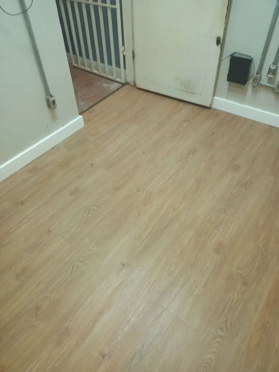 Instalação de Piso Vinilico e Laminado - Foto 2