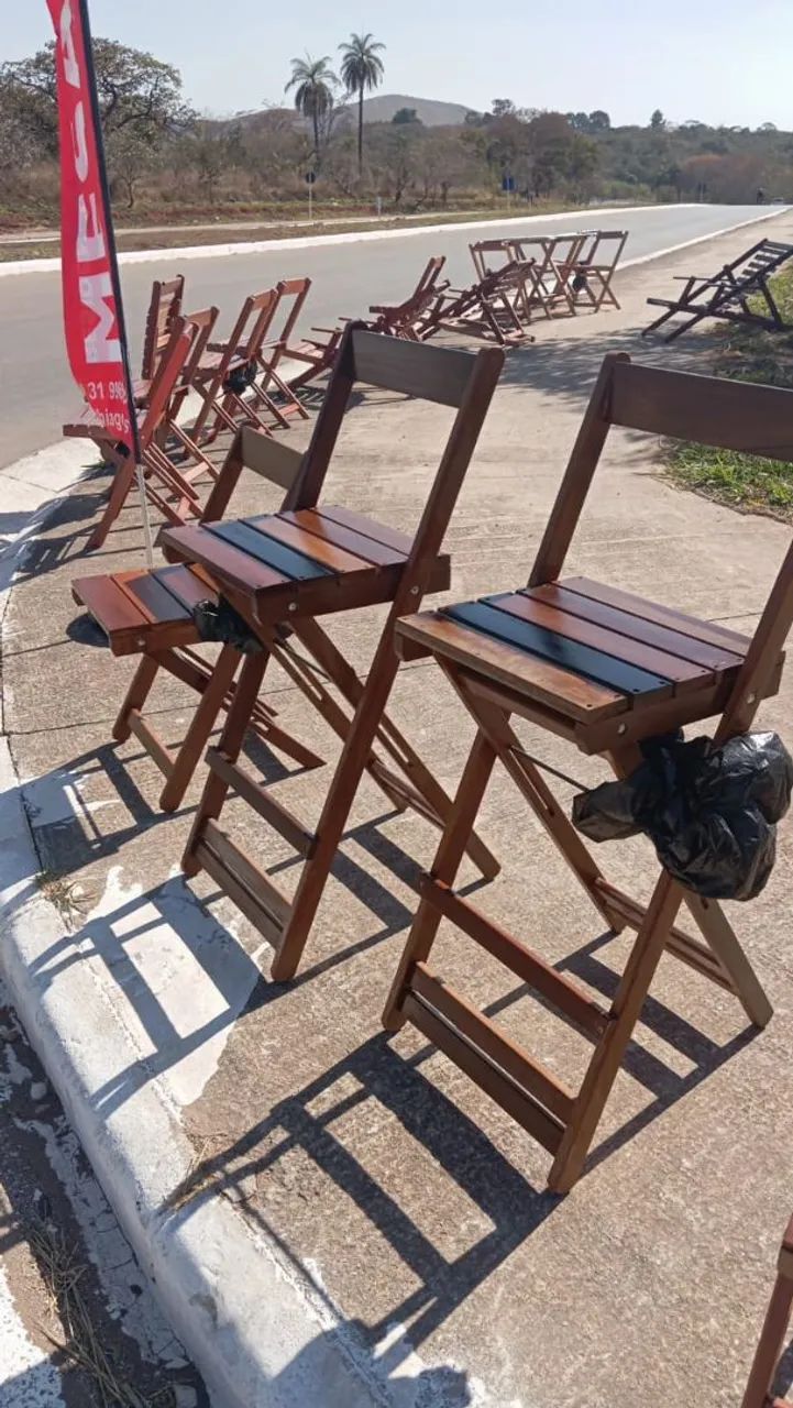 Banqueta Alta Bistrô Dobrável de Madeira Ypê - Perfeita para Cozinha e Bancadas" - Foto 4