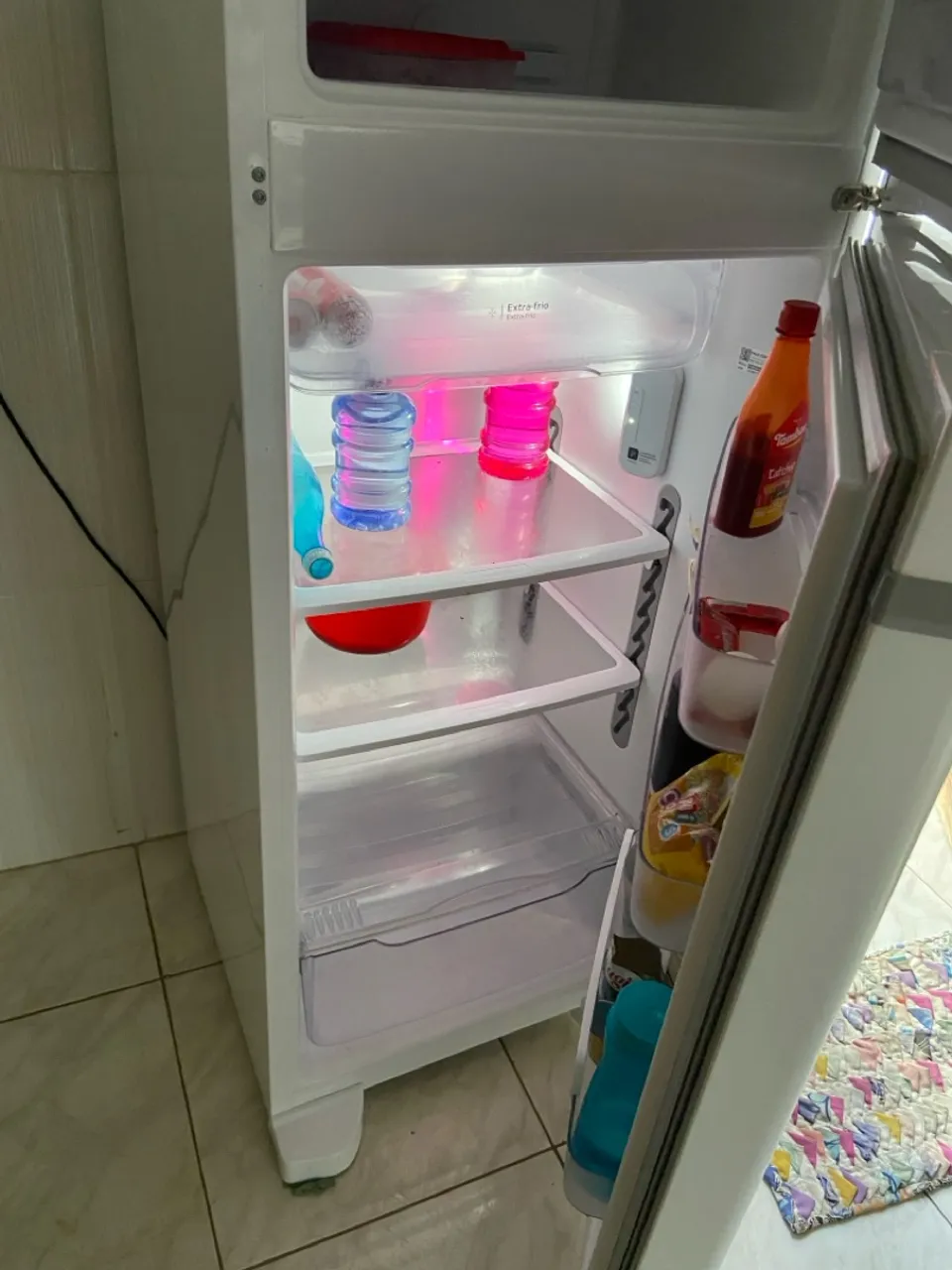 Geladeira Branca - Ideal para sua casa