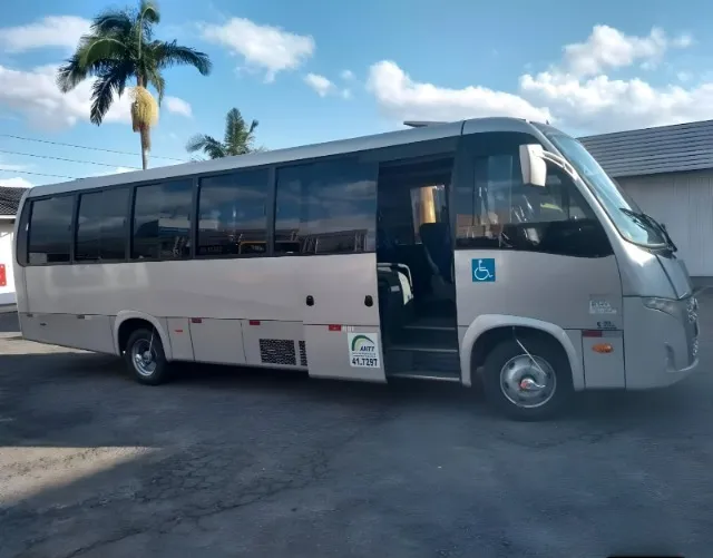 Marcopolo Volare W9 executivo 33 lug. ano 2013