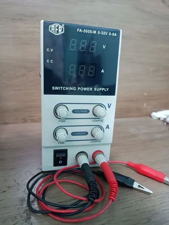 Fonte de Alimentação para Celular 0-32V 0-5A