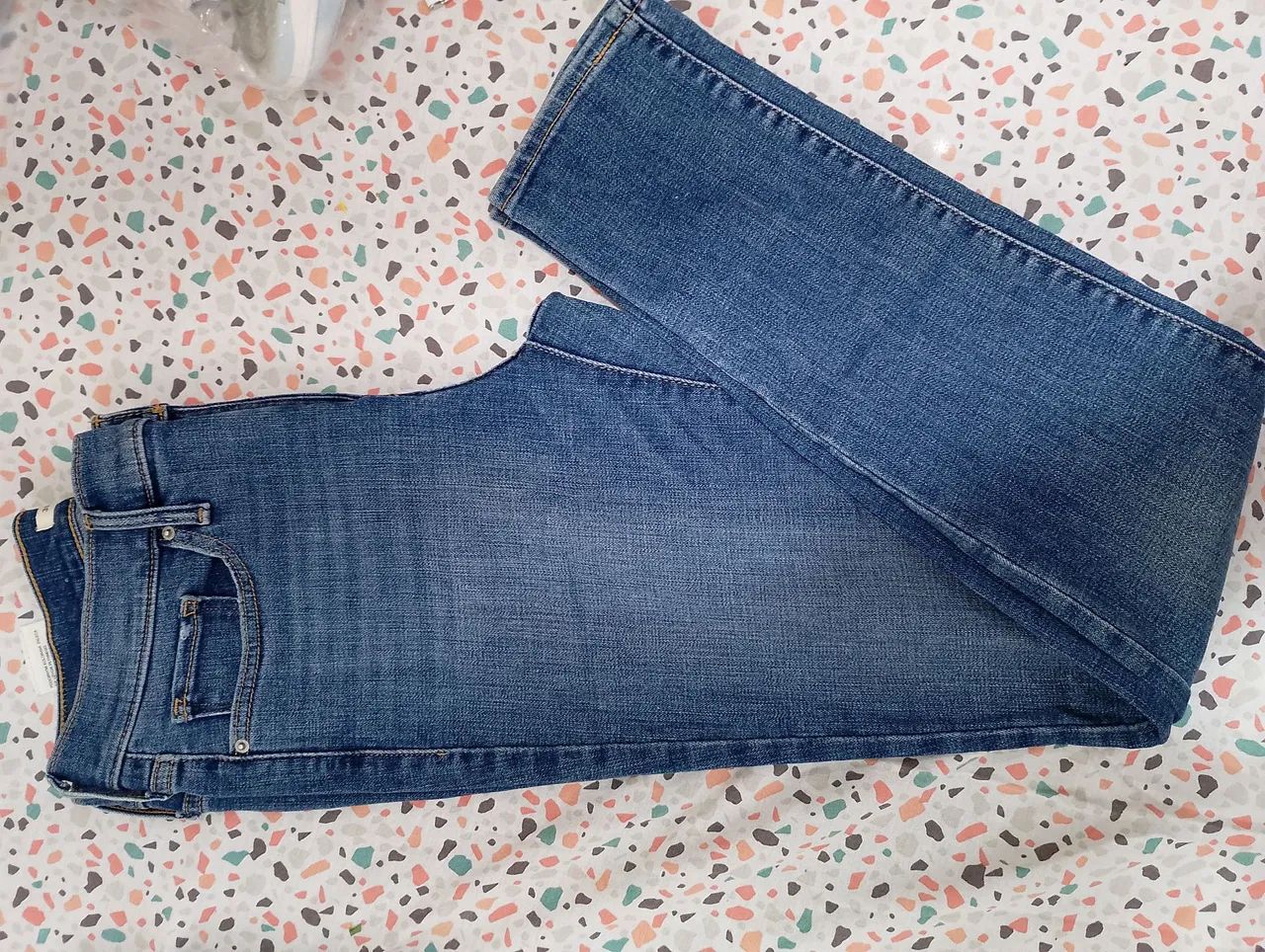 Calça jeans Levis tamanho 28 infantil - Foto 2
