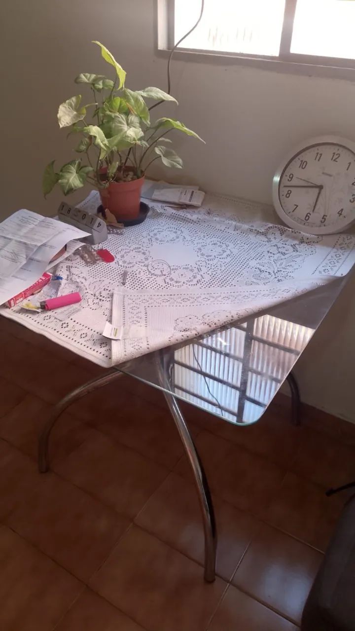Mesa com Tampo de Vidro