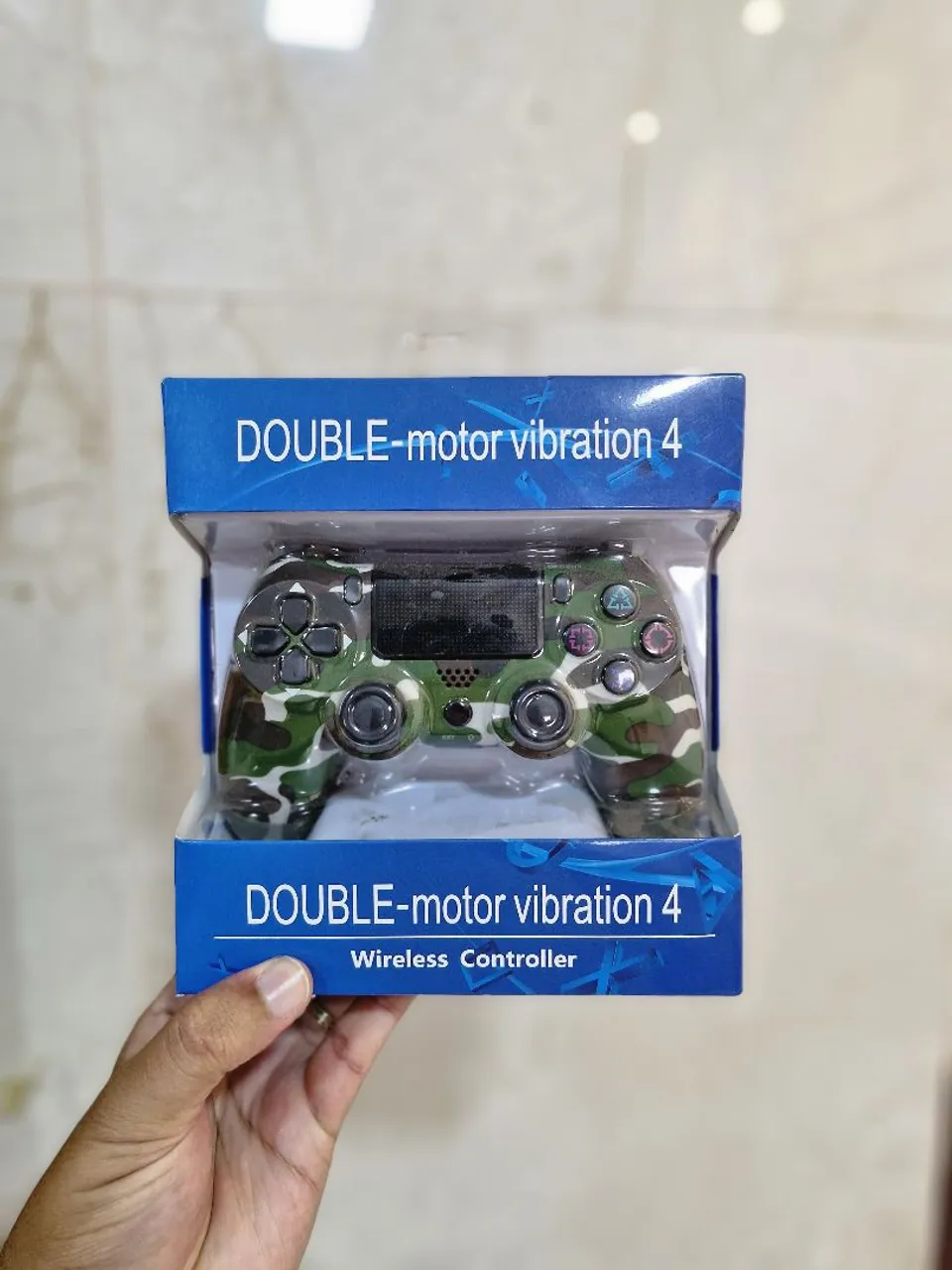 Controle ps4 sem fio colorido só 80.00 Reais.