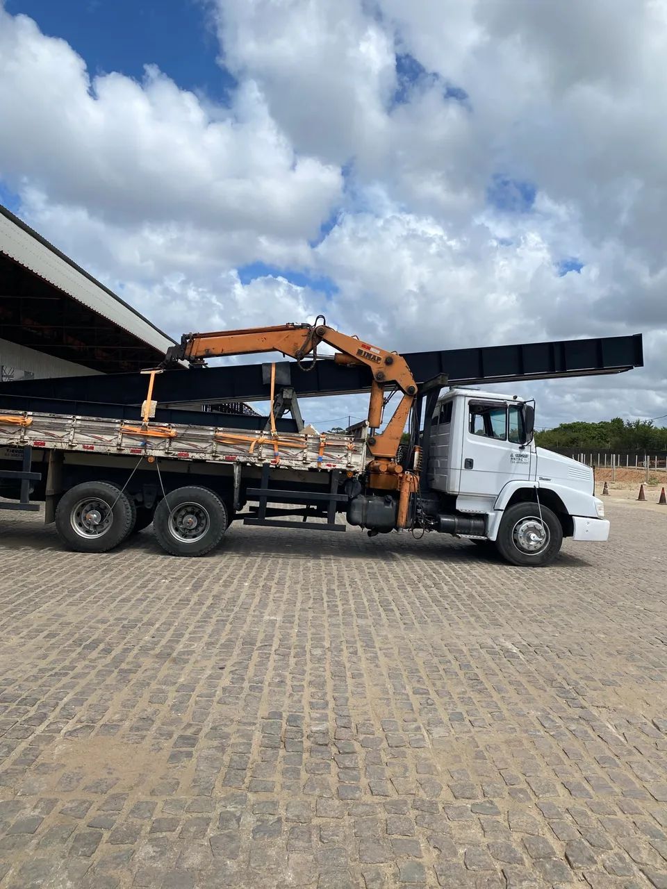 Caminhão Mercedez Benz 1620 com Munck de 12TON - Foto 2