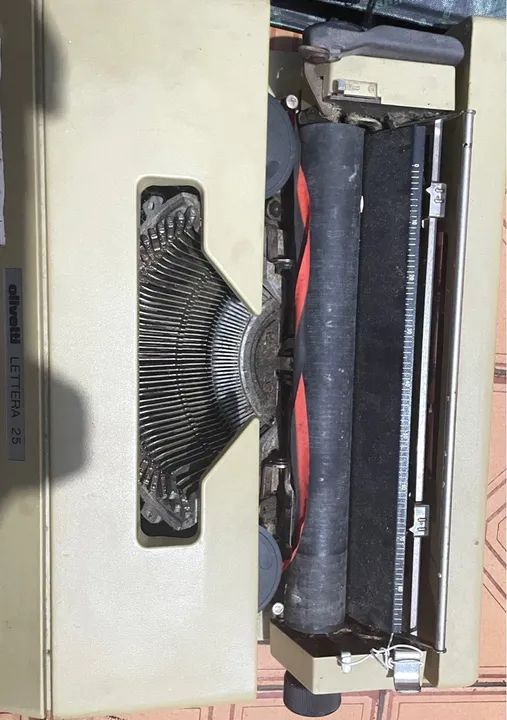 Máquina de escrever Olivetti - Foto 4
