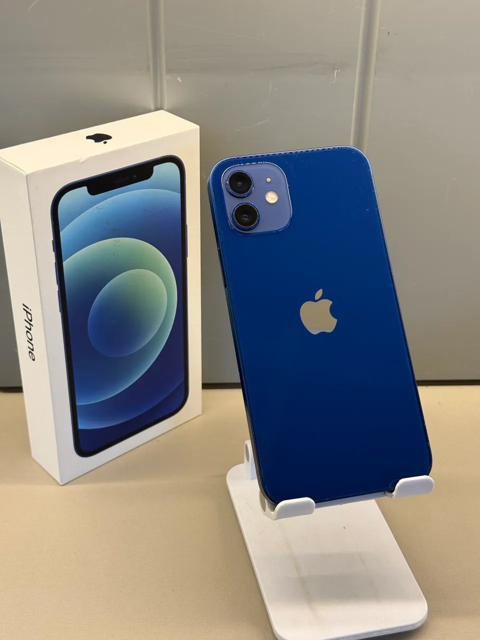 iPhone 12 64gb Azul Semi Novo | Loja Física - Celulares e