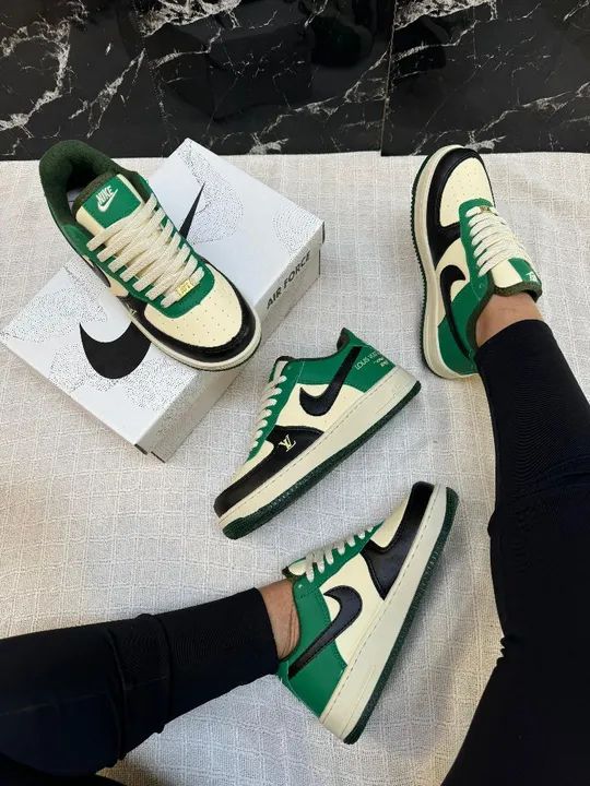 Tênis Nike Air Force 1 Verde e Branco