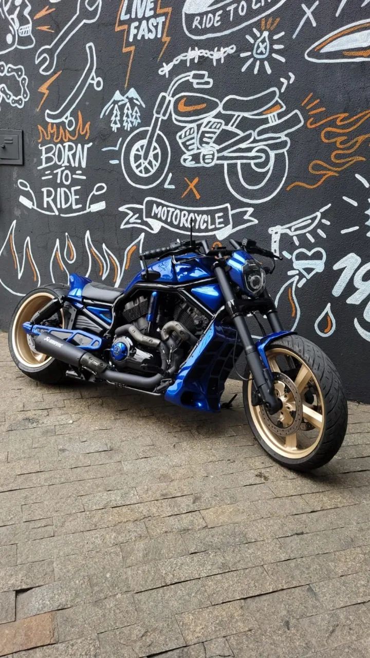 V-ROD MINUCIOSAMENTE CUSTOMIZADA, IMPECÁVEL E ÚNICA