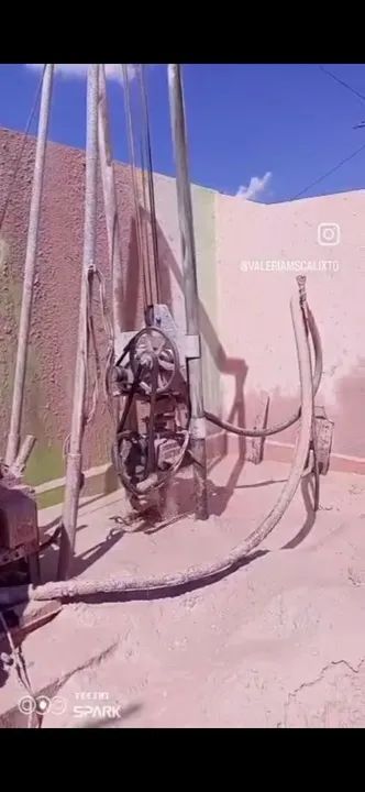 MÁQUINA COM CAMINHÃO POÇO ARTESIANO - Foto 2