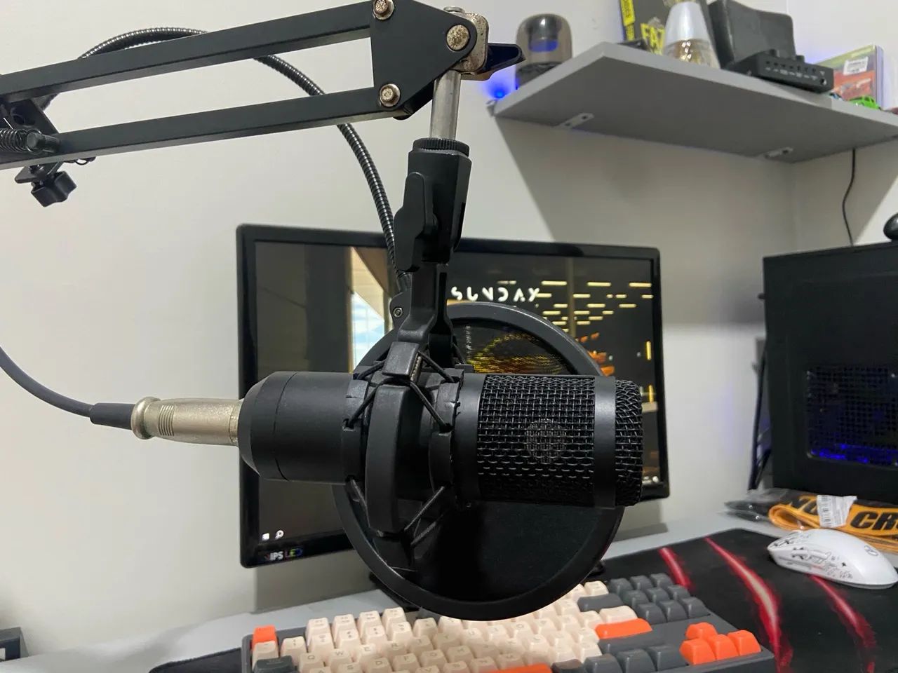 Microfone Condenser com Braço Articulado BM 800