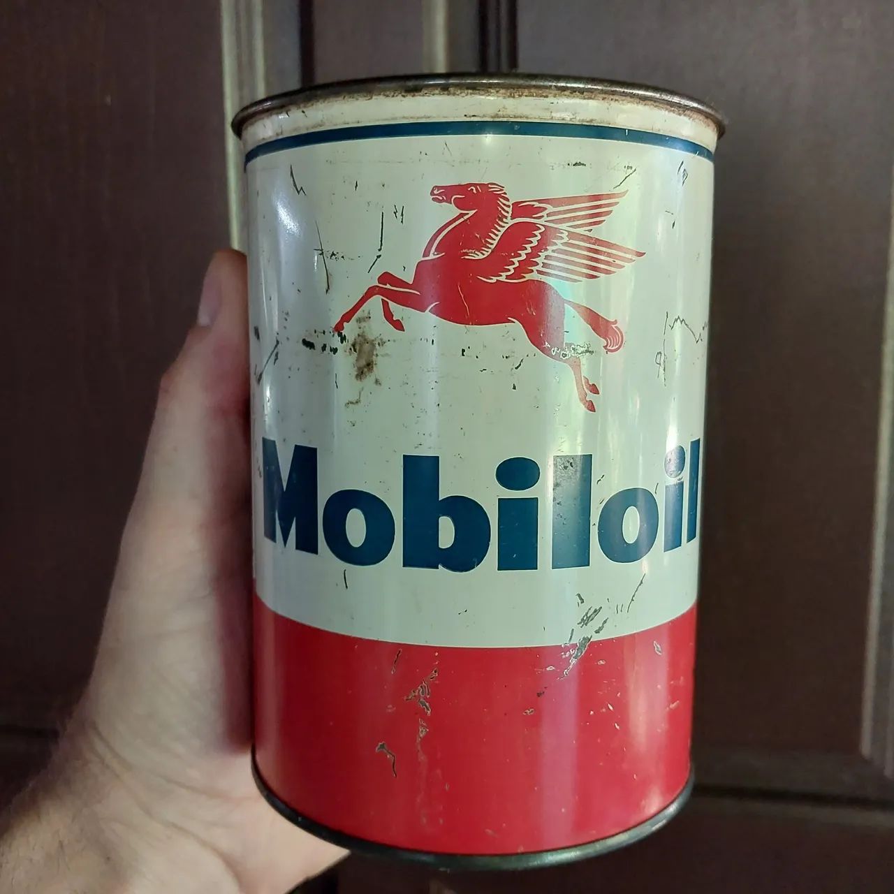 Antiga lata de óleo Mobiloil