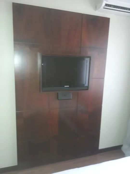 Rack de Parede em Madeira