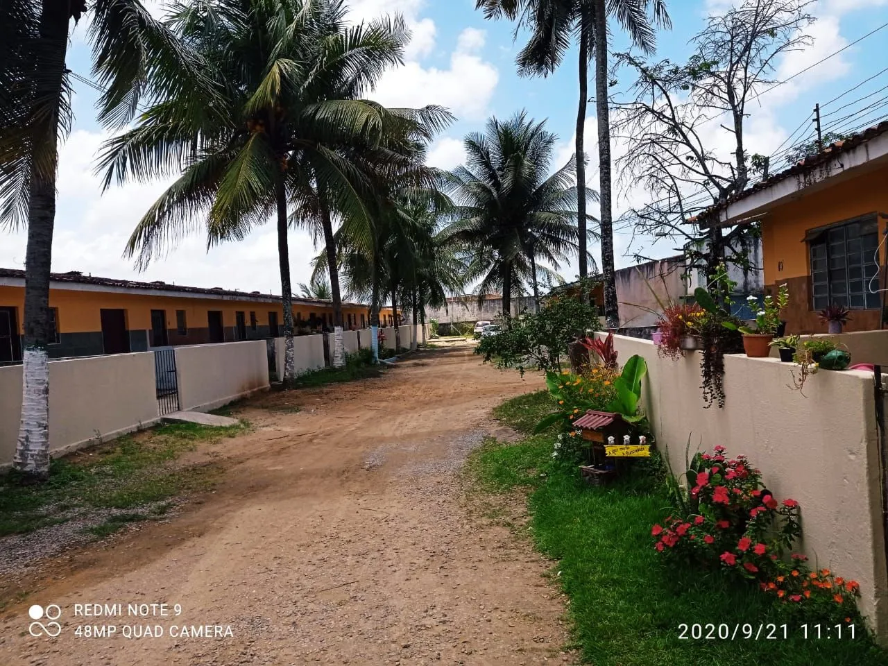 Alugo casa na santa Lúcia