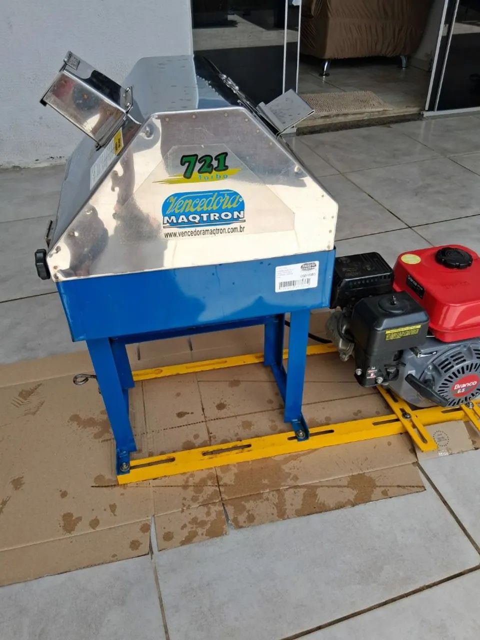 Engenho de cana marca Maqtron motor  gasolina marca Branco  semi novo. - Foto 4