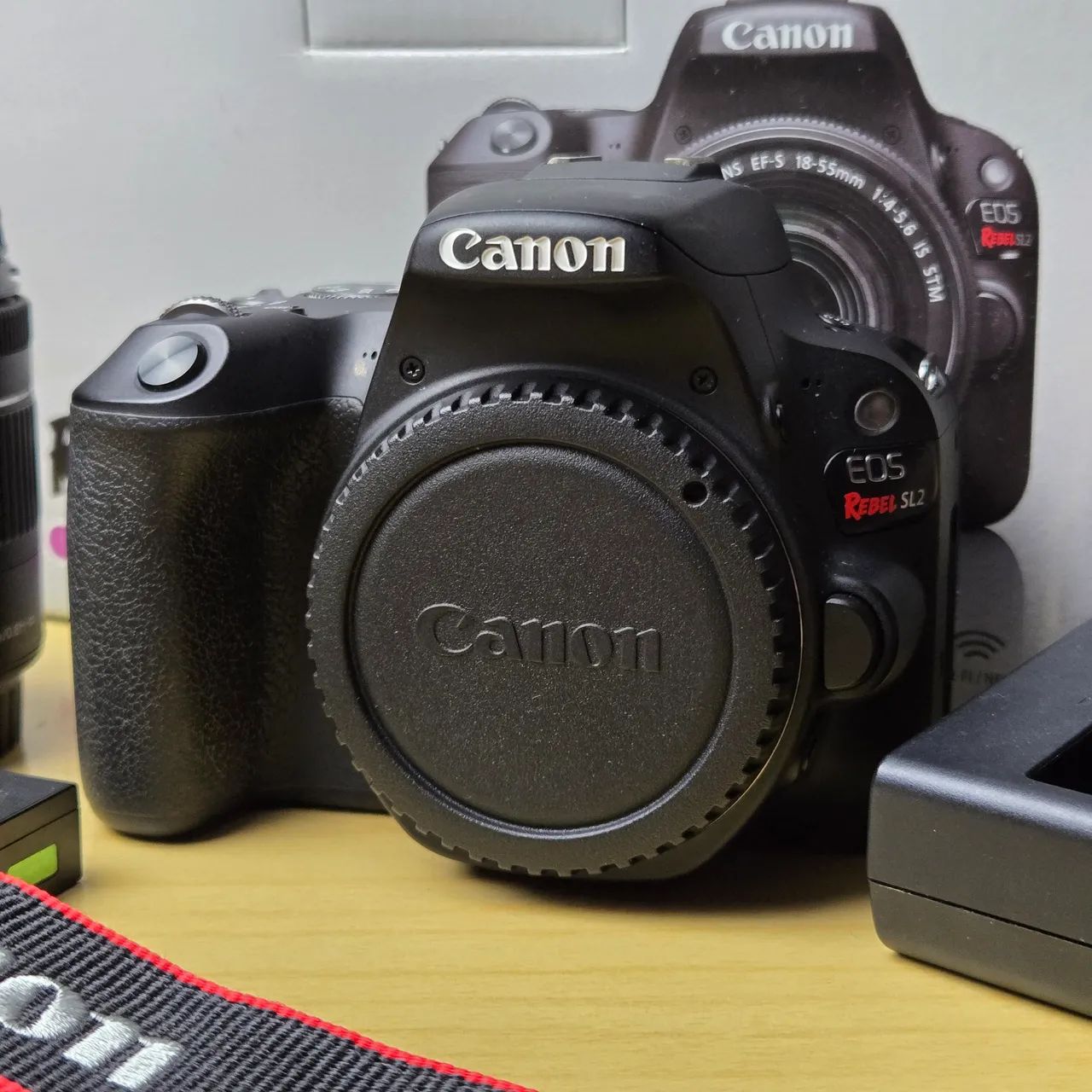 CAMERA CANON SL2 COMPLETA COM LENTE 18 35