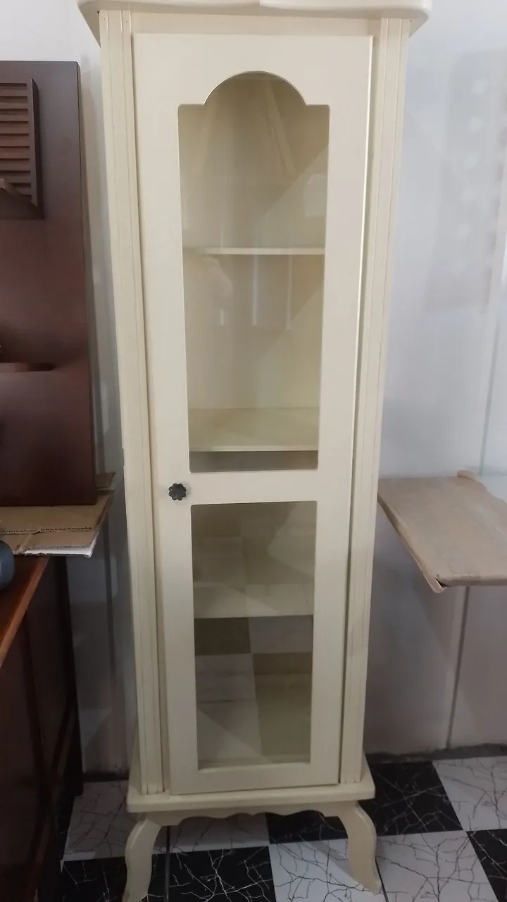 Cristaleira Clássica em MDF com Vidro