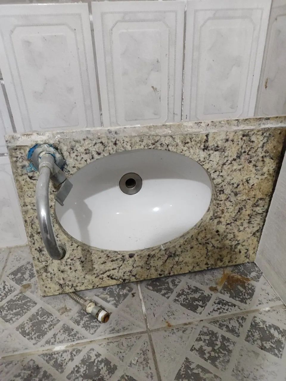 Cuba de banheiro em granito